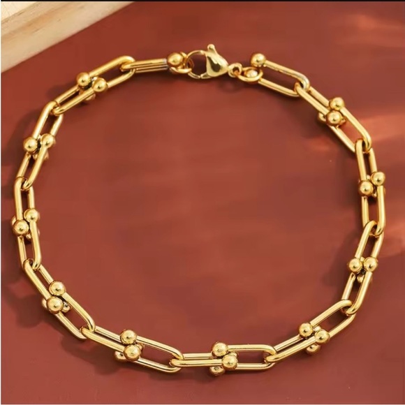 Chic Gold Beaded Bracelet